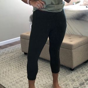 Lululemon Speed up crop 21”